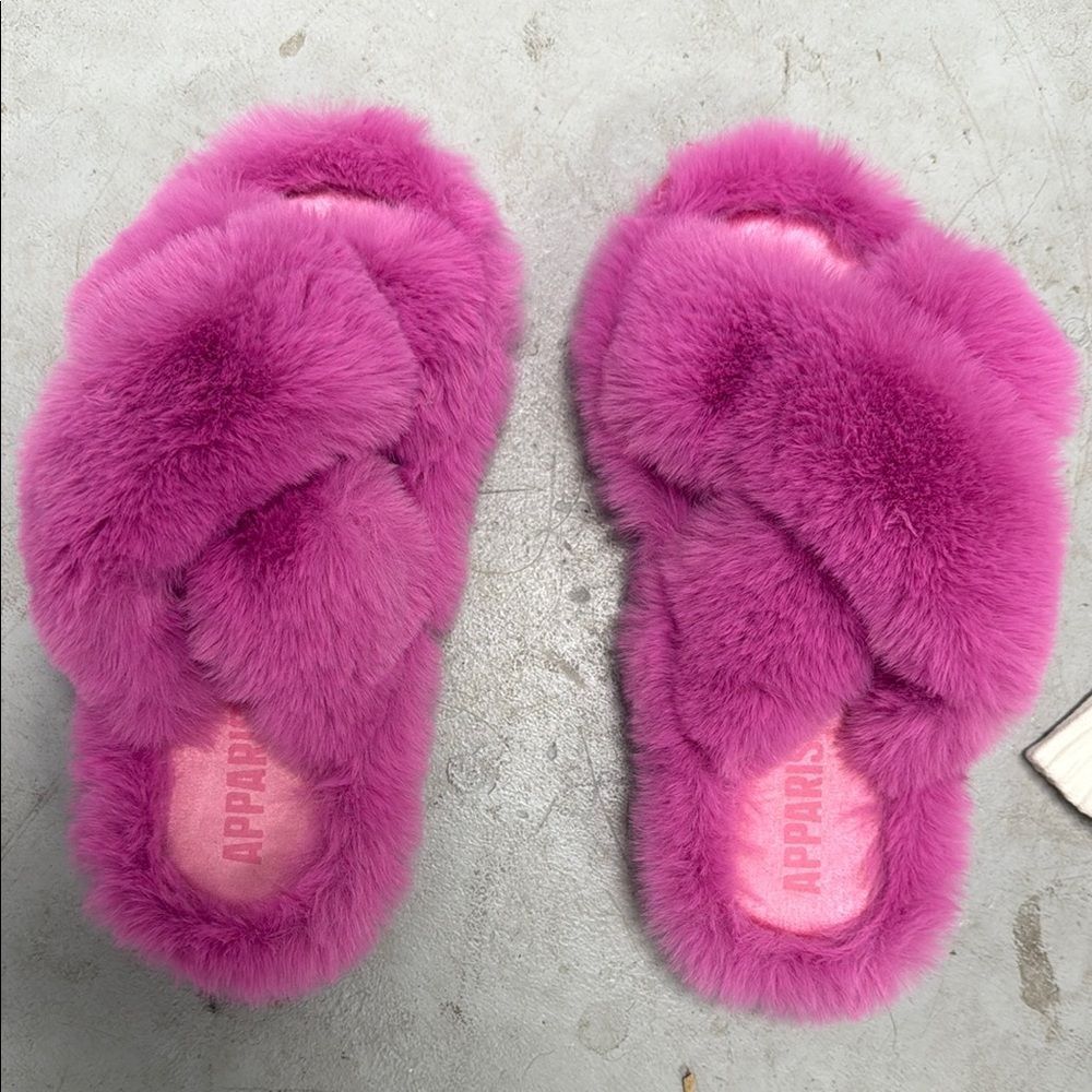 Apparis Pink Plush Faux Fur Slippers - Criss Cross - LIKE NEW - Size 8